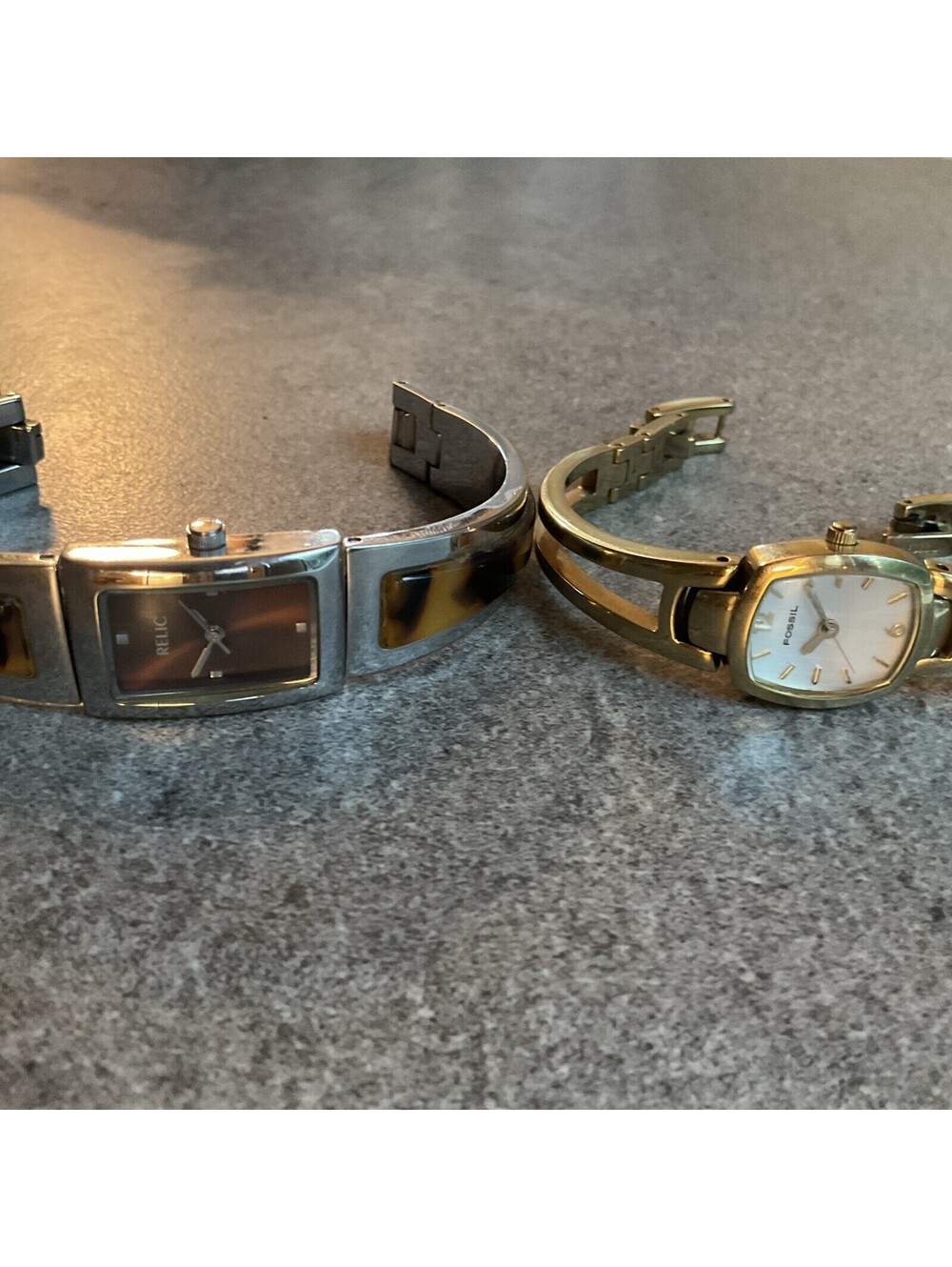 Pair of Relic And Fossil Womens Watch Both Watches Run Great Bin Y